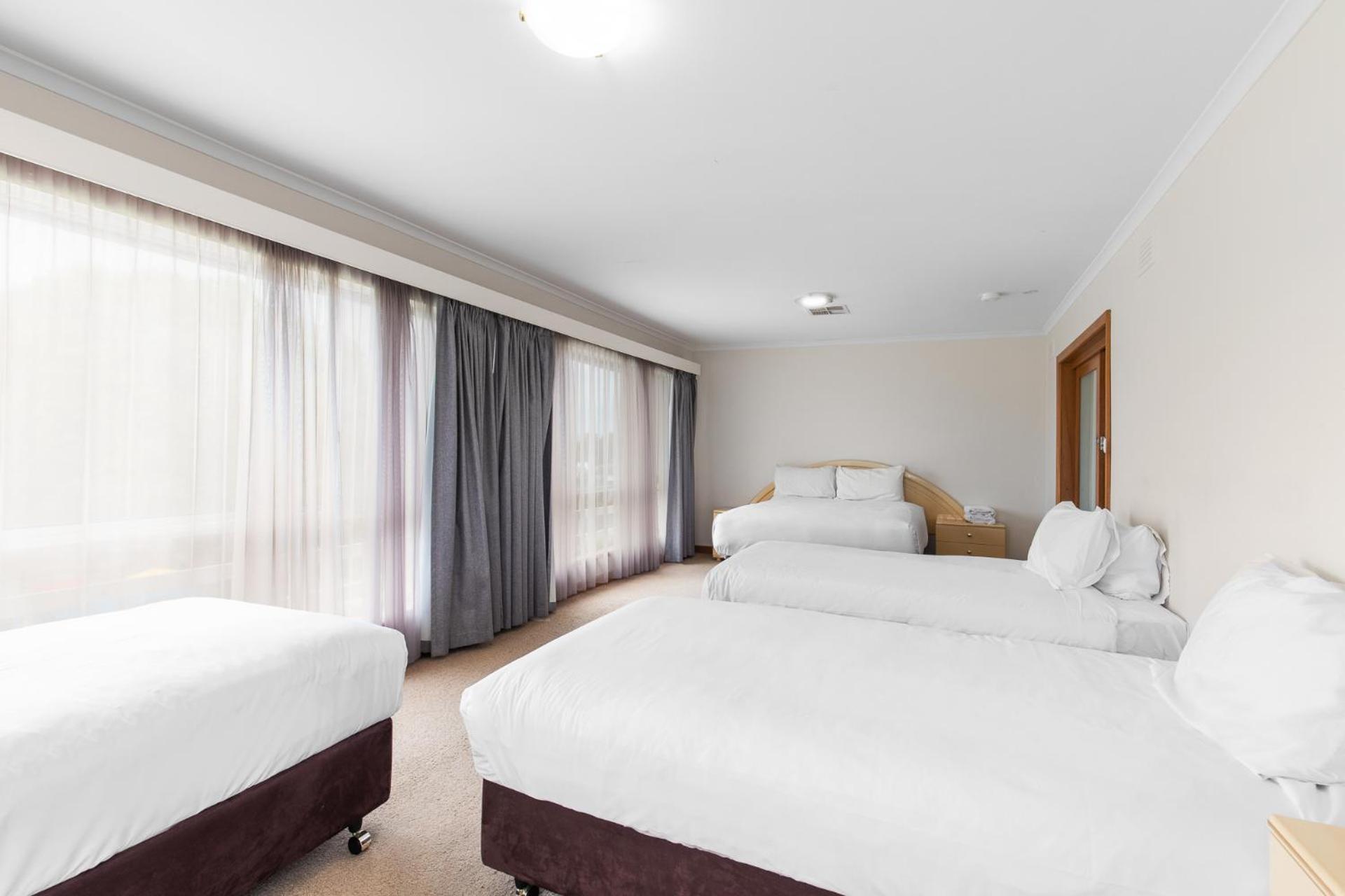 The Commodore Mount Gambier Room photo
