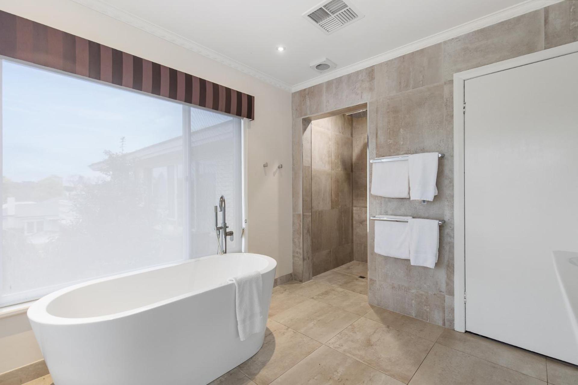 The Commodore Mount Gambier Room photo
